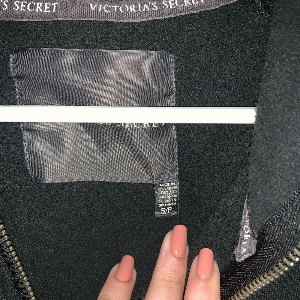 VS Hoodie - Picture 2 of 4
